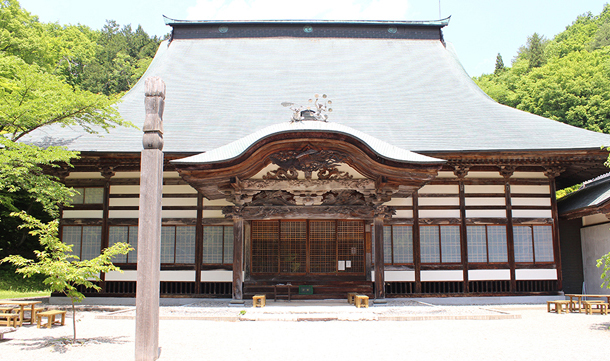 霊松寺本堂