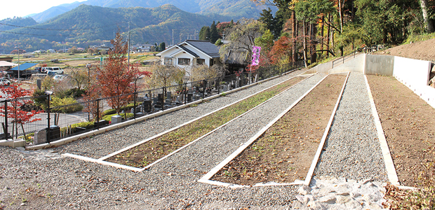 瀧水寺の境内